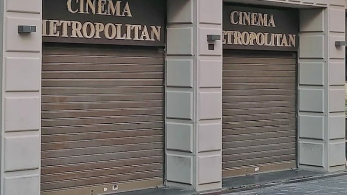 napoli gia 600 firme per salvare il cinema metropolitan