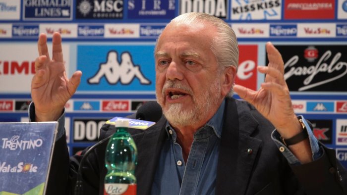 de laurentiis allo stadio voglio famiglie non spinelli e petardi