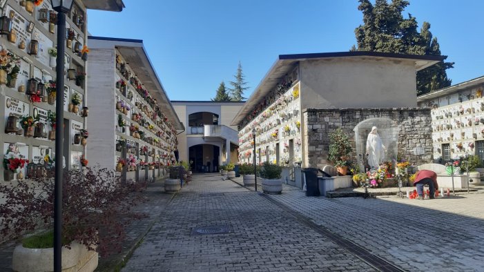 ariano ancora lumi e oggetti trafugati nel cimitero e vergognoso