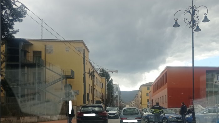 avellino adolescente investito all altezza dell eliseo polizia sul posto