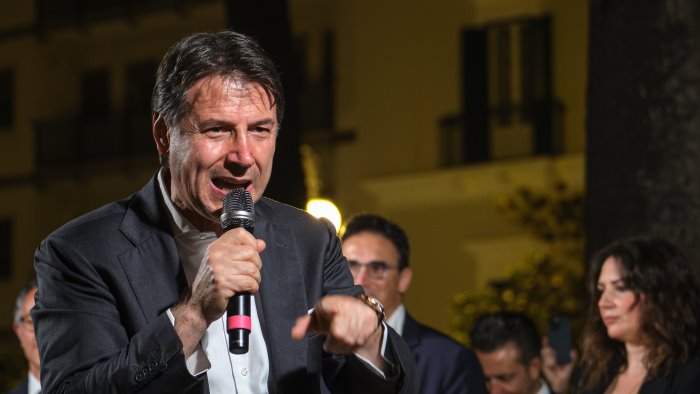 avellino caos verso il voto un pezzo del m5s a conte presentiamo un candidato