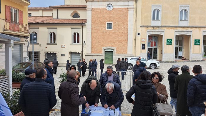 azione nelle piazze d italia adesione massiccia ad ariano