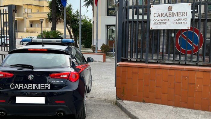 blitz anticamorra arrestato un poliziotto ha favorito la latitanza del boss