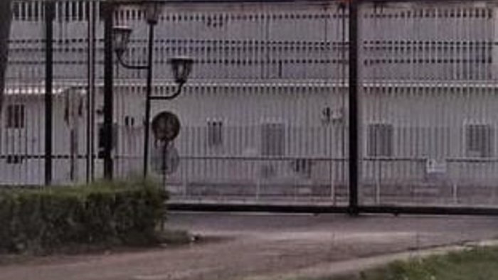 carinola resta alta la tensione in carcere aggredito poliziotto penitenziario