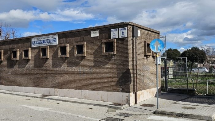 grottaminarda aperti definitivamente i bagni pubblici a piazzale san pio