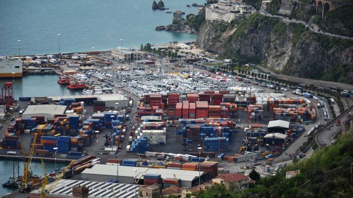 porto di salerno continua il trend positivo crescono i traffici commerciali