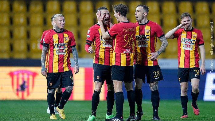 benevento vittoria col foggia tutte le foto del match