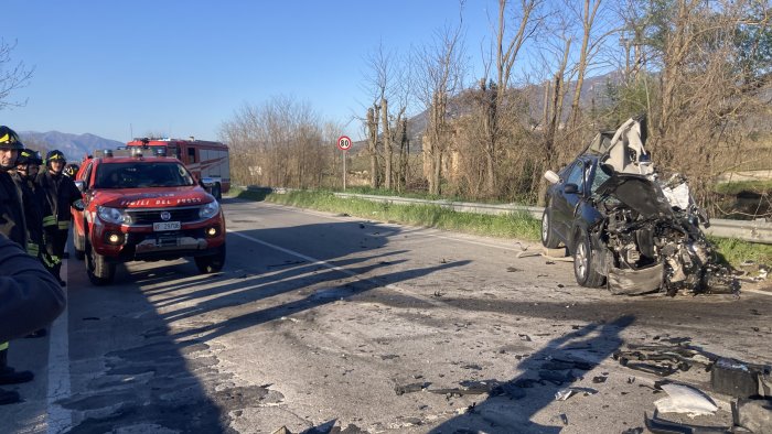 fondovalle isclero frontale auto camion un morto e un ferito