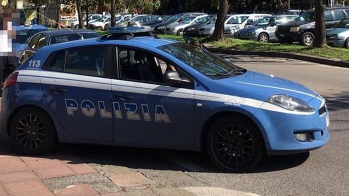 san giovanni a teduccio sorpresi con un arma in casa e arrestati