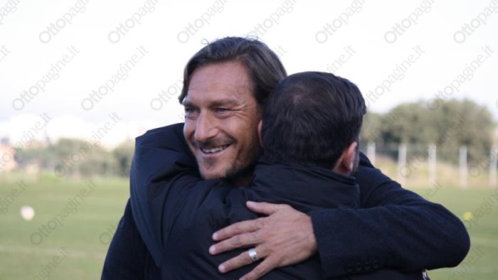 salernitana francesco totti all arechi per operazione nostalgia