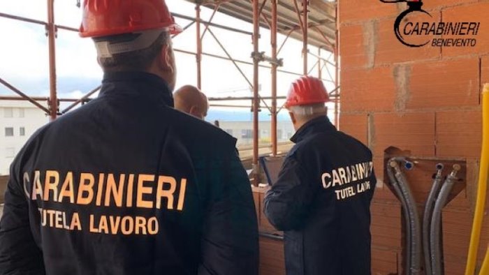 sicurezza nei cantieri multa e denuncia per imprenditore edile