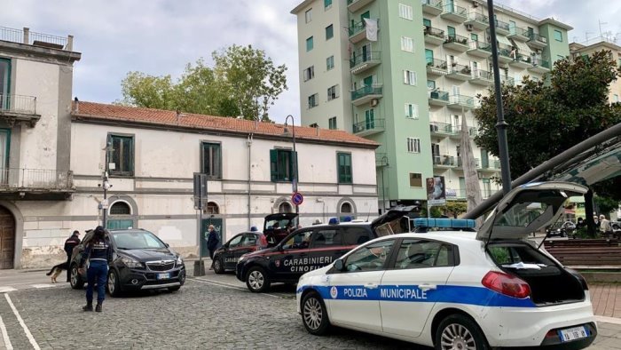 pontecagnano faiano ritrovato il 14enne che si era allontanato da casa