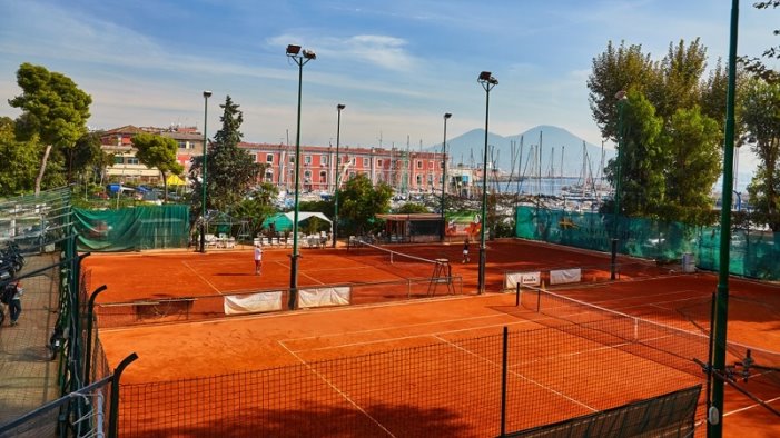 tennis brancaccio tifo contro l unico napoletano in gara e vergognoso