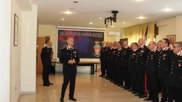 carabinieri a benevento il generale di corpo d armata antonio de vita