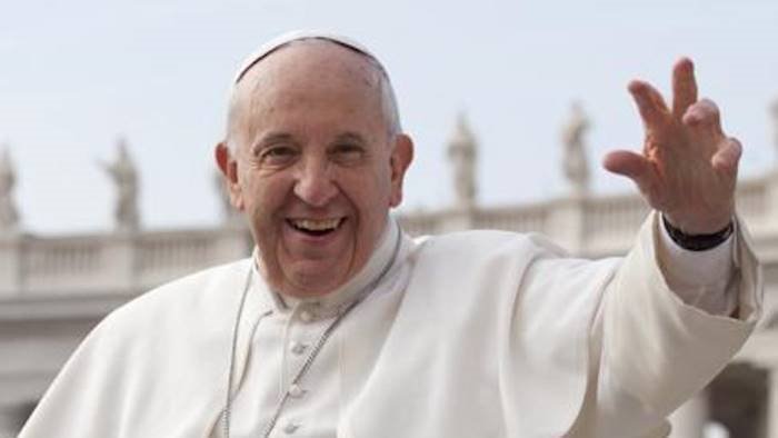 papa francesco all angelus il disarmo e un dovere morale