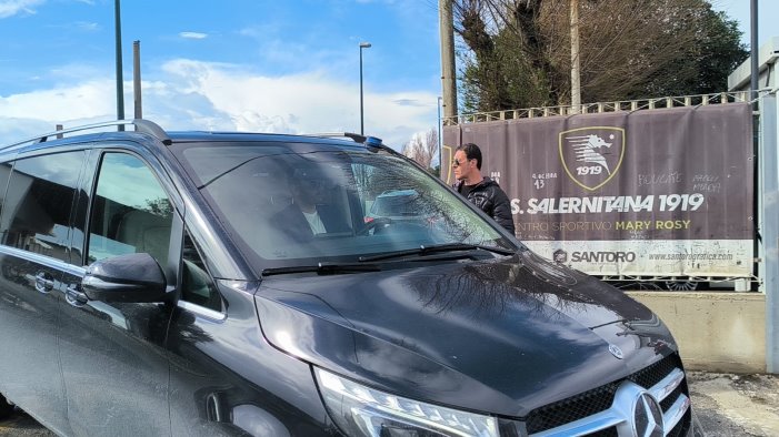 foto salernitana iervolino e al mary rosy faccia a faccia con la squadra