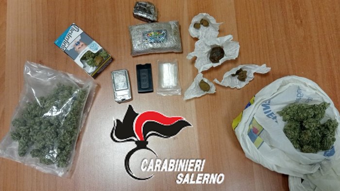 beccato con la droga in casa mentre e ai domiciliari arrestato