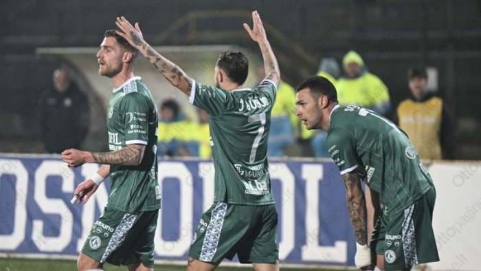 avellino catania 5 2 tabellino e voti dei lupi