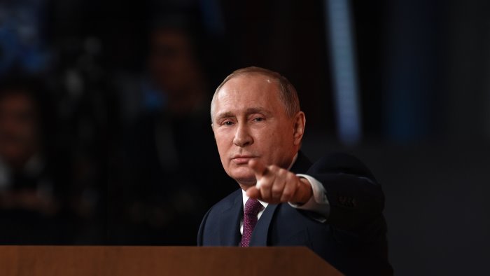 jorit dialoga con putin poi selfie insieme si dicono cose strane su di lei