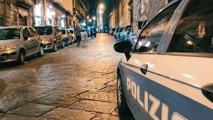 bloccato dopo un furto armato di un coltello arrestato