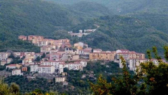 calabritto zero contagi ma niente gite a pasquetta