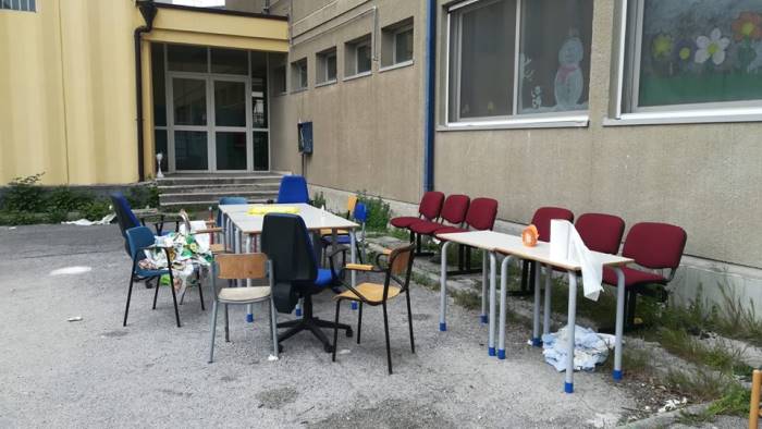 napoli grigliata di pasquetta in una scuola