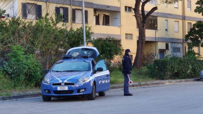 parco verde di caivano polizia arresta un giovane per droga