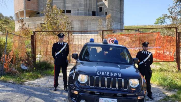 sorpreso a rubare arrestato dipendente comunale