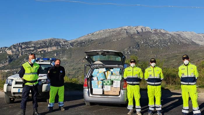 a piaggine la consegna del banco alimentare