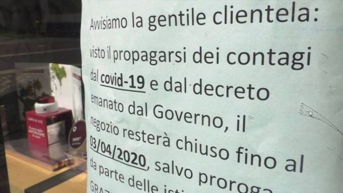 attivita commerciali chiuse il 25 e 26 aprile e 1 e 3 maggio