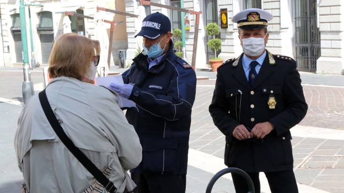 centocinquanta controlli quattro sanzioni