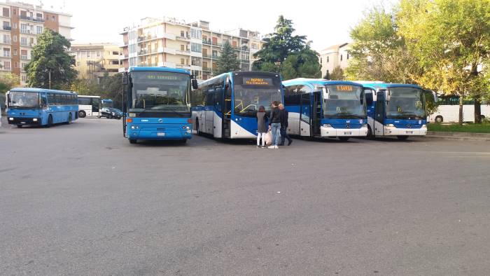 trasporto pubblico dal 4 maggio corse e treni al 60 per cento