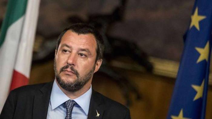 salvini vs de luca imprese campane danneggiate da sceriffo