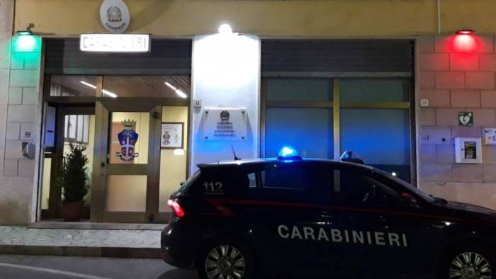 eroina e cocaina nel pacchetto di sigarette denunciato 40enne