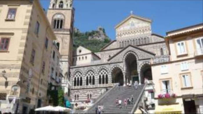 posti di blocco ad amalfi per pasqua e pasquetta