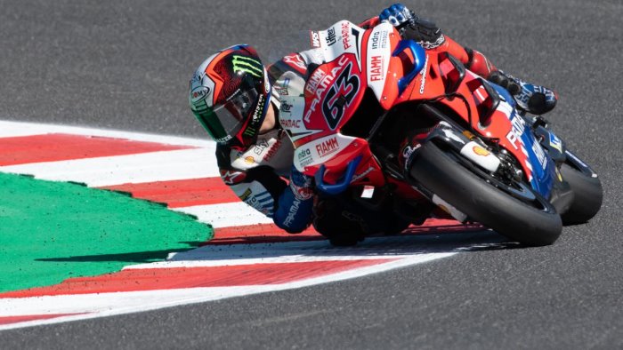 bagnaia sfreccia nelle seconde libere del gp portogallo