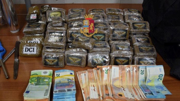 nasconde droga nei garage arrestato uno spacciatore