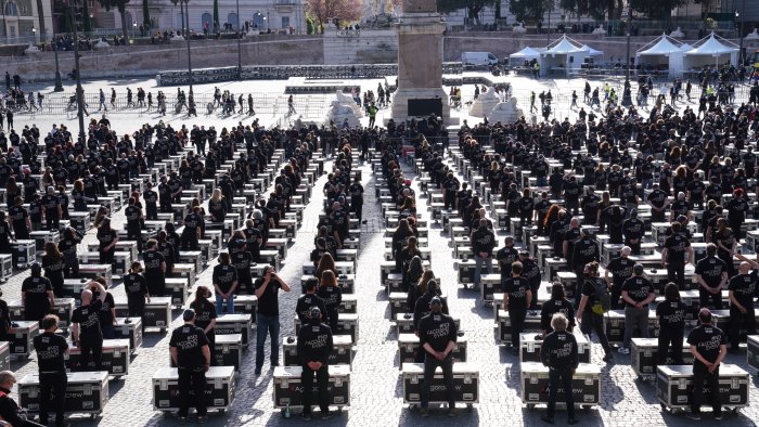 bauli in piazza governo dia risposte a lavoratori e imprese