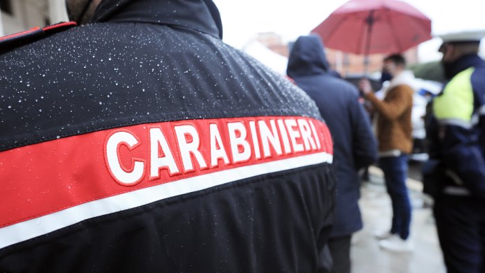 blitz anticamorra carabinieri in azione anche nel salernitano