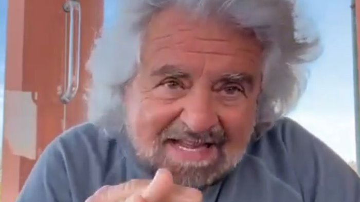 grillo stupro mio figlio non ha fatto niente arrestate me