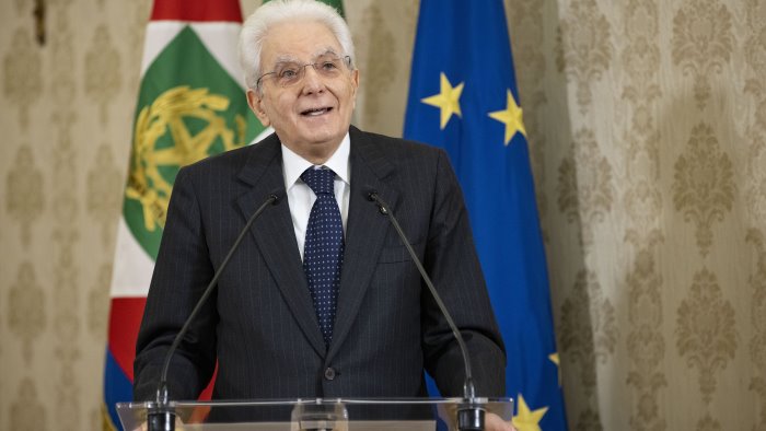 mattarella giornalismo contribuisca alla rinascita del paese