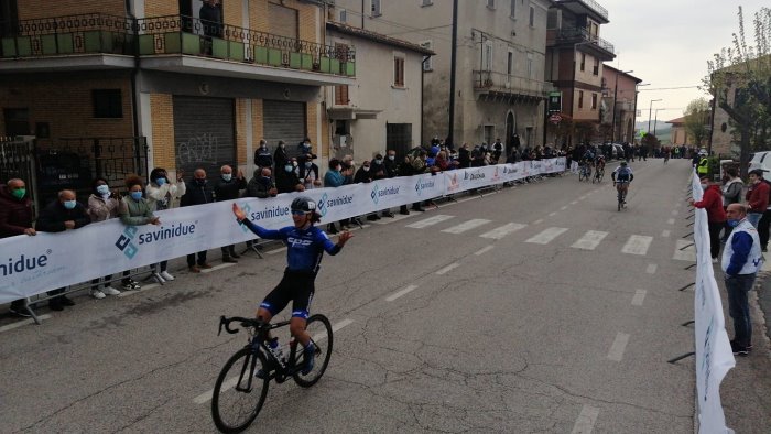 ciclismo lettiero trionfa al trofeo citta di maltignano