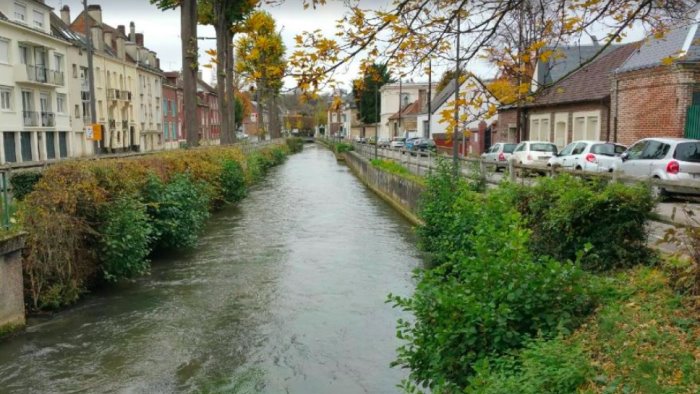 uomo di montesano salva persona caduta in un fiume in francia