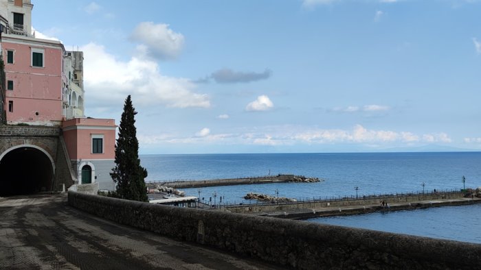 amalfi dopo la frana sabato mattina riapre la statale 163