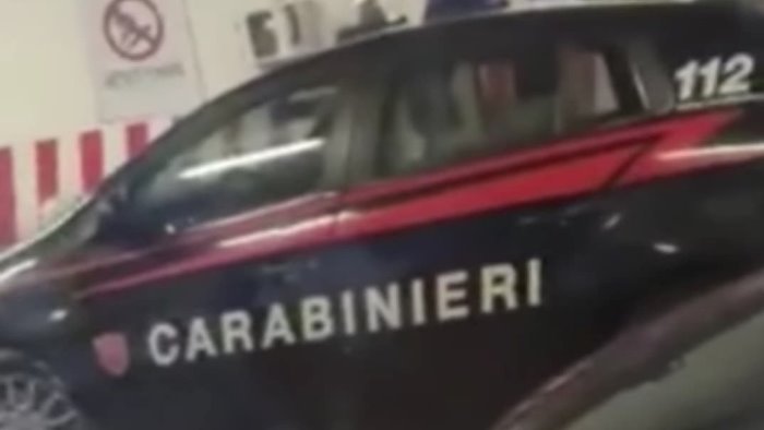 sangue botte urla e gente in fuga in ospedale a caserta