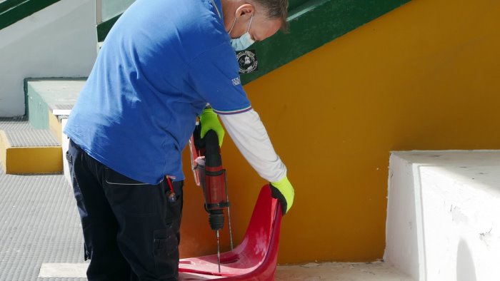 stadio partenio lombardi installati i primi sediolini