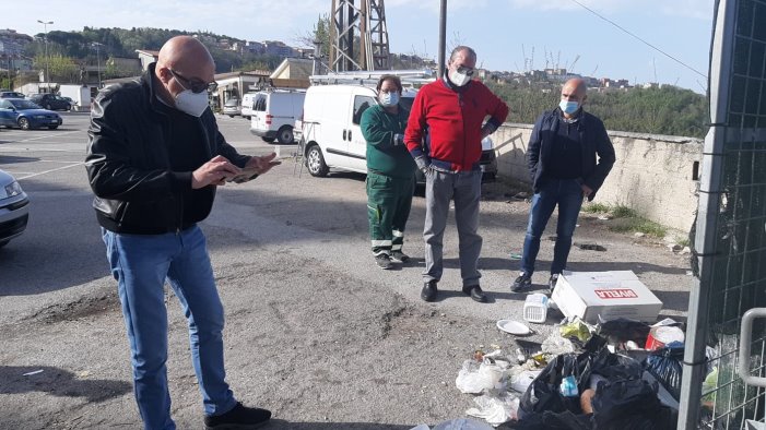 ariano scempio davanti al cimitero individuato l autore