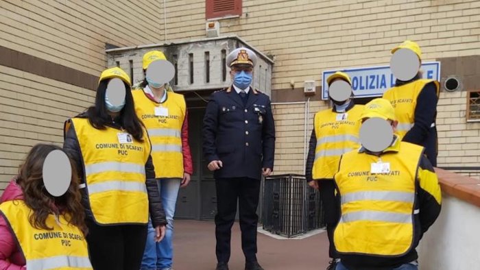 scafati 9 precettori rdc a vigilare davanti alle scuole