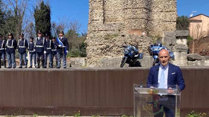 la polizia celebra i 170 anni il questore giobbi bello rifarlo tra la gente