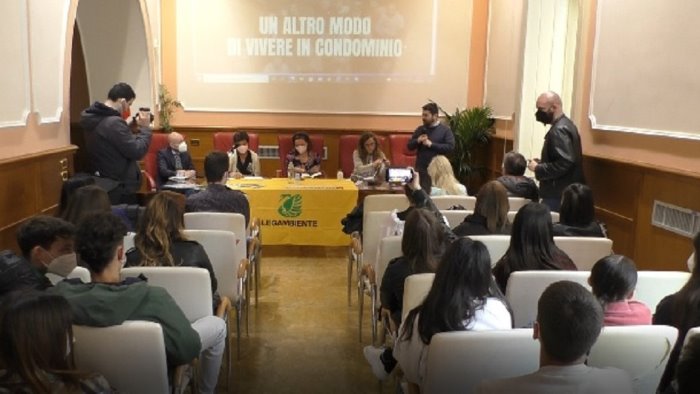 lotta allo smog legambiente cittadini protagonisti transizione energetica